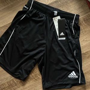 NWT Men’s ADIDAS CORE 18 TRAINING SHORTS Black w/ white stripe and pockets